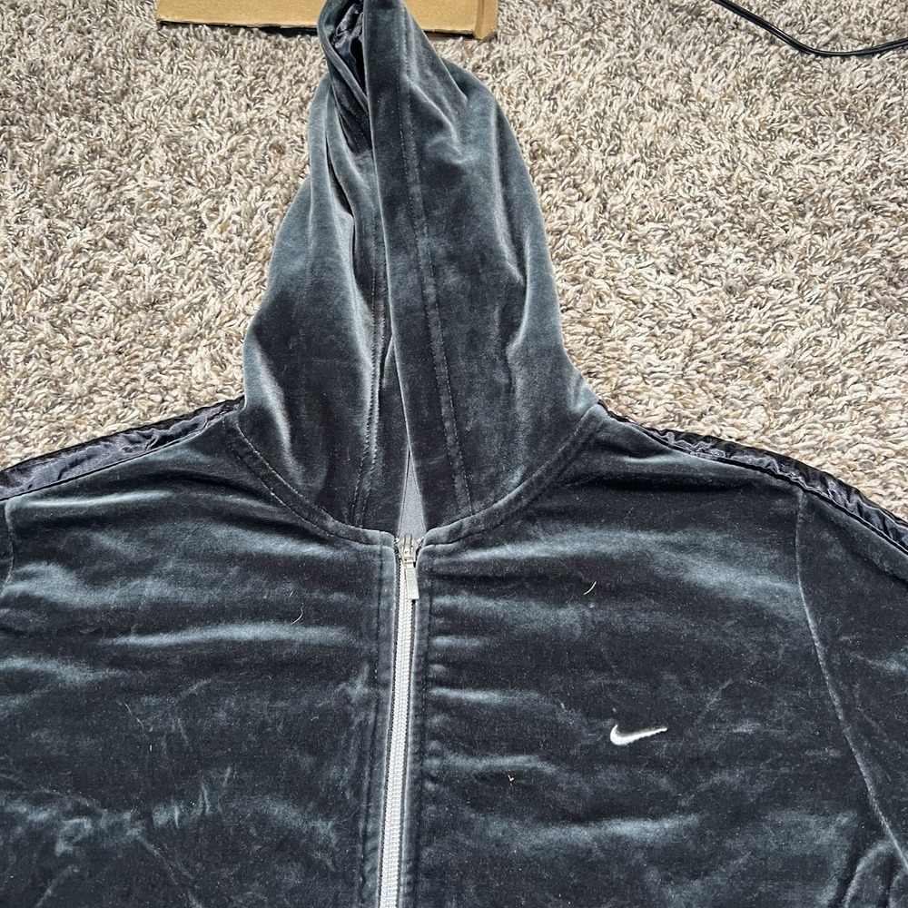 Nike Woman's Velour Zip Up Track Jacket Large 12-14 Gray Stripe Y2K Inspired - Picture 2 of 7